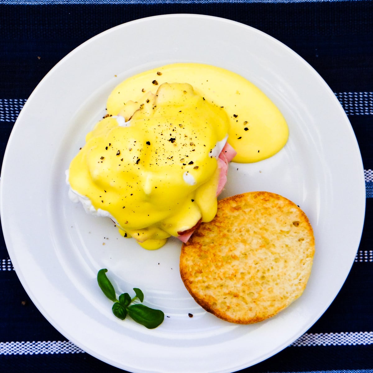 Eggs Benedict Recipe - Travel Cook Tell