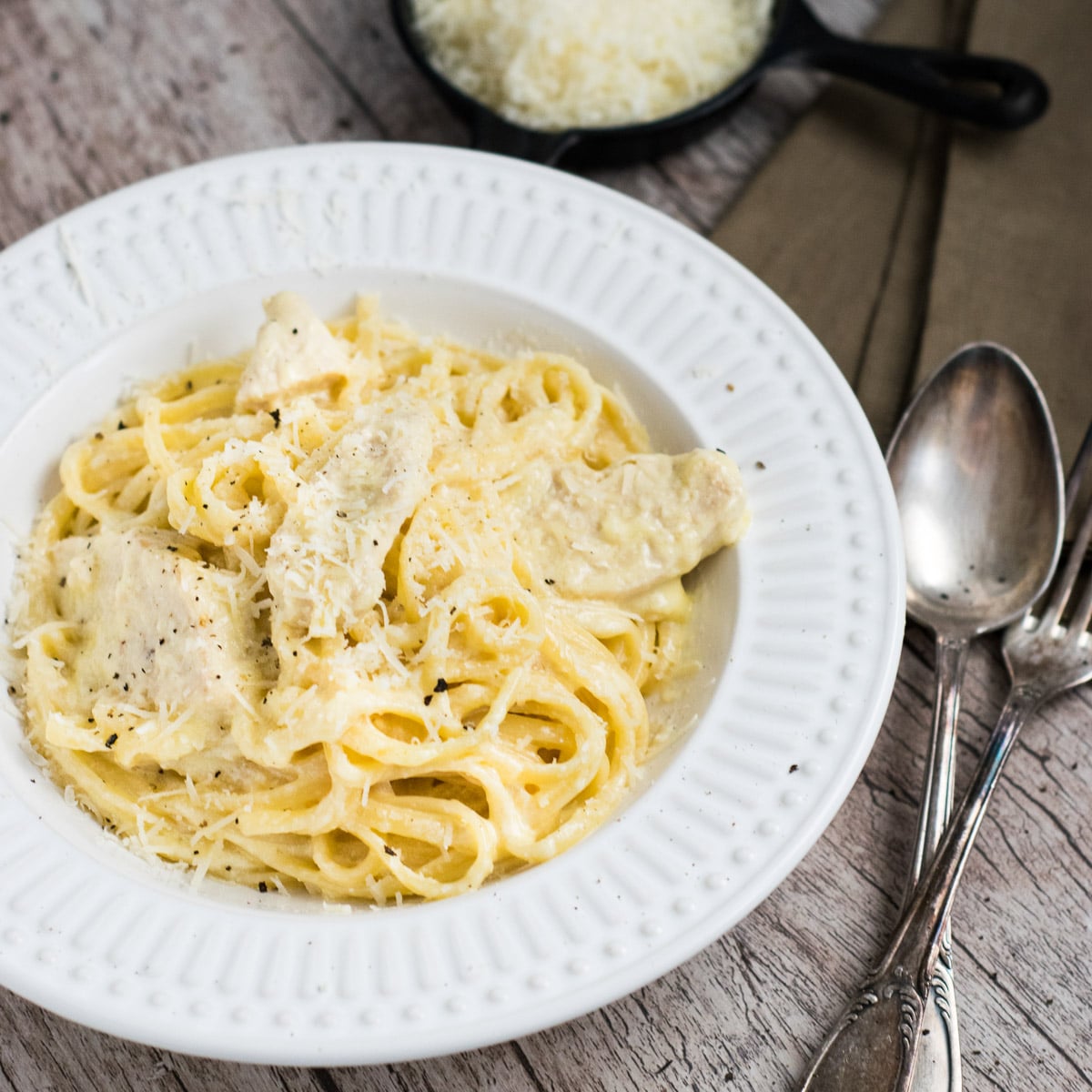 chicken-alfredo-recipe-travel-cook-tell