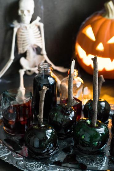 Halloween Recipe: Poison Apples - Travel Cook Tell